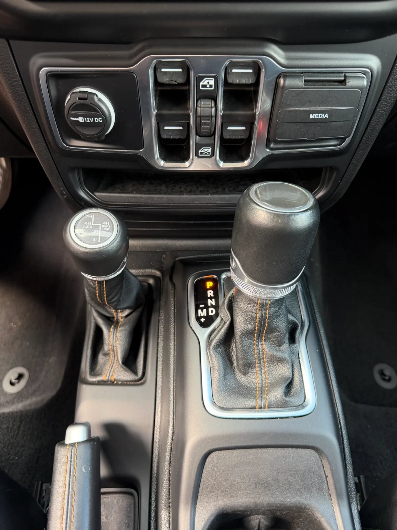 Used 2023 Jeep Wrangler Unlimited Sahara AWD/4WD image 27