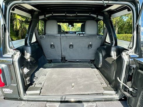Used 2024 Jeep Wrangler Willys image 24