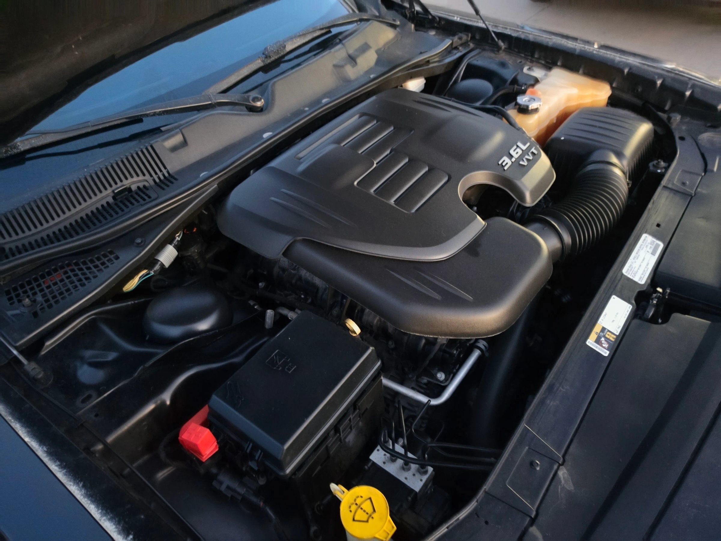 Used 2014 Dodge Challenger SXT RWD image 29