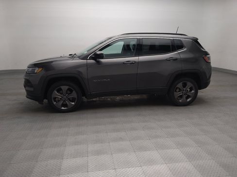 Used 2022 Jeep Compass Latitude AWD/4WD image 2
