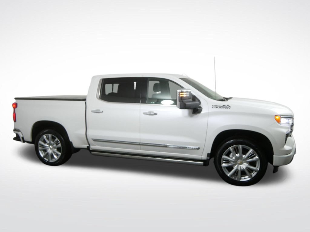Used 2024 Chevrolet Silverado 1500 High Country w/ High Country Premium Package AWD/4WD image 2