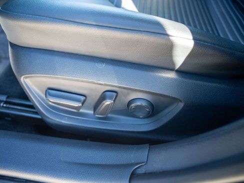 Used 2023 Toyota Camry SE image 17