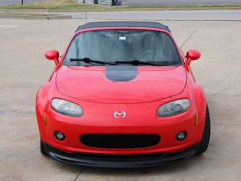 Used 2006 MAZDA MX-5 Miata Sport RWD image 3