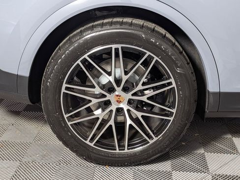 New 2026 Porsche Cayenne image 13