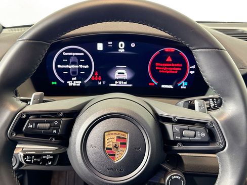 Used 2025 Porsche Panamera image 14