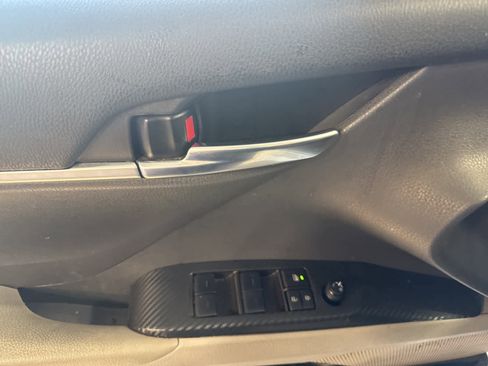 Used 2023 Toyota Camry LE image 19