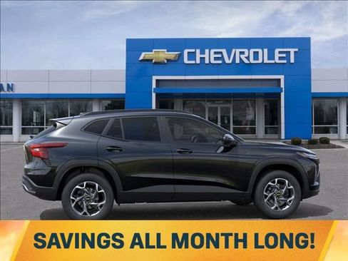New 2026 Chevrolet Trax LT w/ Driver Confidence Package FWD image 5
