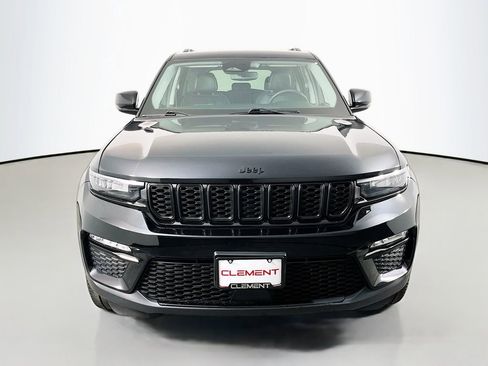 Used 2023 Jeep Grand Cherokee Limited w/ Black Appearance Package AWD/4WD image 3
