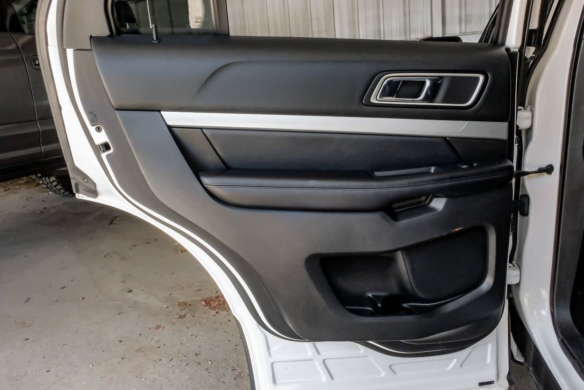 Used 2017 Ford Explorer XLT w/ Equipment Group 202A FWD image 46