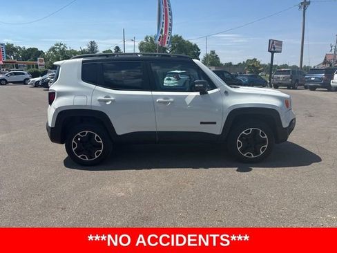 Used 2015 Jeep Renegade Trailhawk AWD/4WD image 2