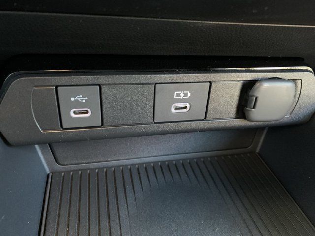 New 2025 Toyota Prius Plug-In Hybrid FWD image 27