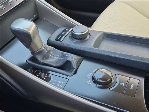 Used 2014 Lexus IS 250 RWD image 11