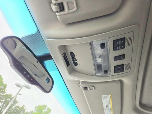 Used 2007 Chevrolet Suburban LT w/ LT Preferred Equipment Group AWD/4WD image 32