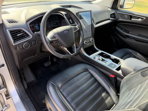Used 2022 Ford Edge SEL image 11