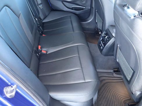 Used 2019 BMW 330i xDrive Sedan w/ M Sport Package AWD/4WD image 32