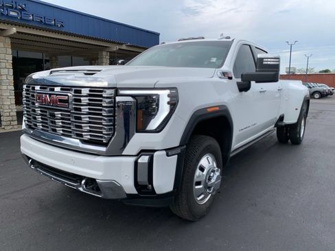 Used 2024 GMC Sierra 3500 Denali w/ Denali Reserve Package AWD/4WD image 12