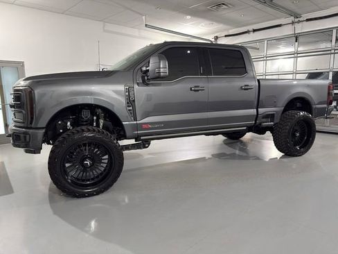 Used 2026 Ford F250 Platinum w/ Platinum Plus Package AWD/4WD image 4