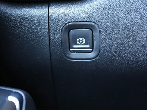 Used 2019 Chevrolet Silverado 1500 RST image 38