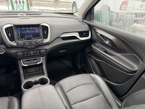 Used 2023 GMC Terrain SLT w/ Infotainment Package II image 13