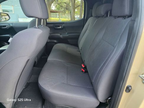Used 2017 Toyota Tacoma TRD Off-Road w/ Tow Package (A/T) AWD/4WD image 31