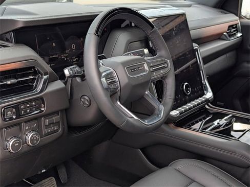 New 2026 GMC Yukon Denali w/ Advanced Technology Package image 11