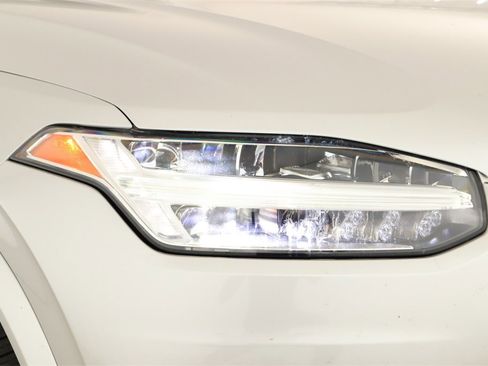 Used 2020 Volvo XC90 T5 Momentum image 32