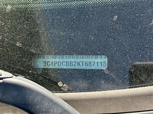 Used 2019 Dodge Journey SE image 7