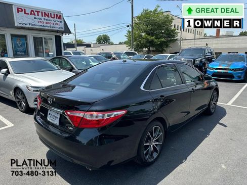 Used 2015 Toyota Camry XSE w/ Moonroof Package FWD image 5