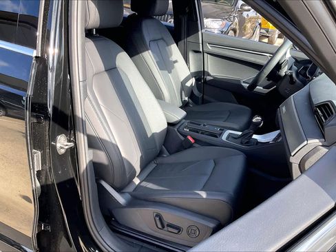 Certified 2025 Audi Q3 2.0T Premium w/ Convenience Package image 8