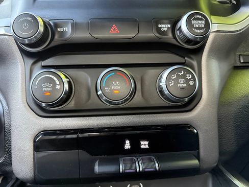 Used 2021 RAM 1500 Big Horn AWD/4WD image 44