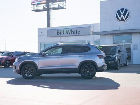 New 2026 Volkswagen Taos SEL image 3