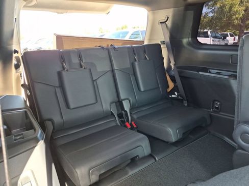 Used 2025 Lexus GX 550 w/ Accessory Package (Z1) AWD/4WD image 38