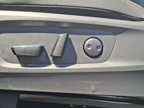 New 2026 Nissan Pathfinder Platinum image 13