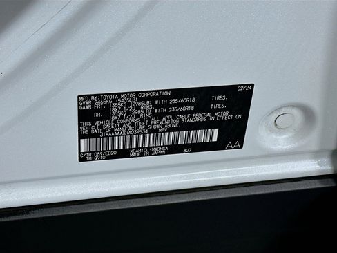 Used 2024 Toyota bZ4X XLE w/ Weather Package image 12