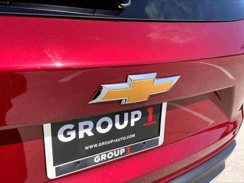 Used 2025 Chevrolet Trax LT FWD image 30