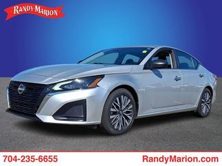 Used 2024 Nissan Altima 2.5 SV video 1