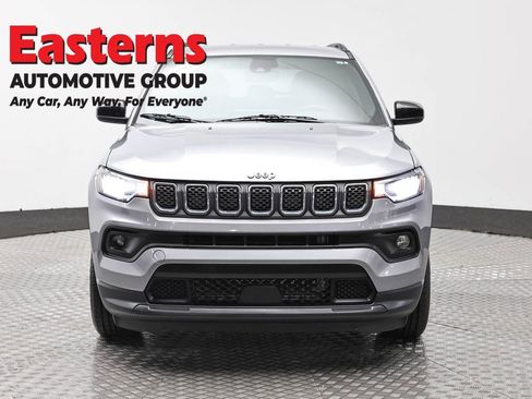 Used 2024 Jeep Compass Latitude AWD/4WD image 2