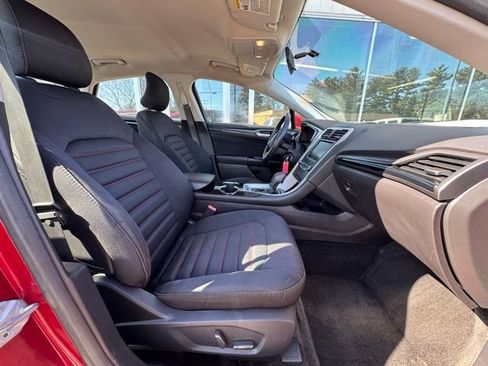 Used 2015 Ford Fusion SE image 16