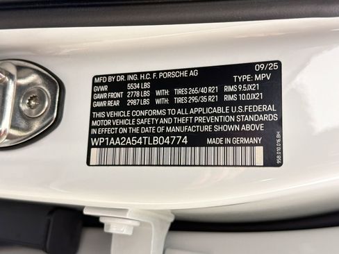 Certified 2026 Porsche Macan image 20