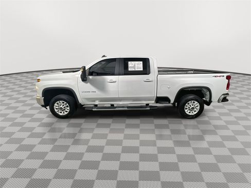 Used 2024 Chevrolet Silverado 2500 LT image 5
