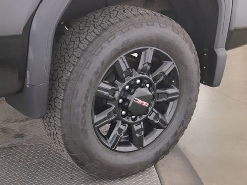 Used 2025 GMC Sierra 2500 AT4 AWD/4WD image 12