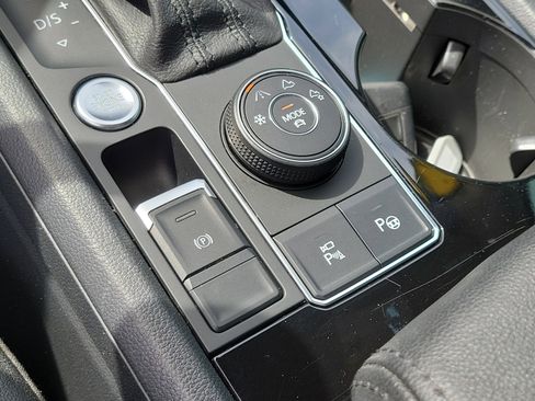 Used 2019 Volkswagen Atlas SEL Premium image 27