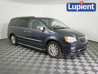 Used 2014 Chrysler Town & Country Limited w/ Luxury Group