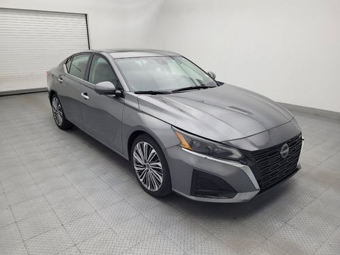 Used 2023 Nissan Altima 2.5 SL FWD image 13