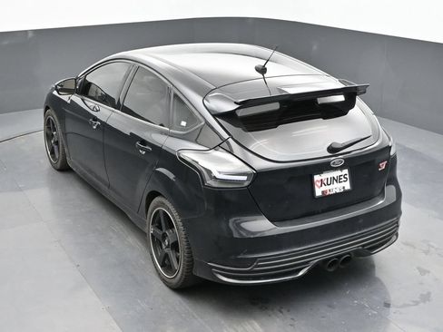 Used 2018 Ford Focus ST FWD image 22