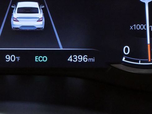 Certified 2026 Genesis G70 2.5T AWD/4WD image 19