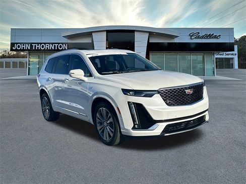 Certified 2022 Cadillac XT6 Premium Luxury w/ Technology Package image 3