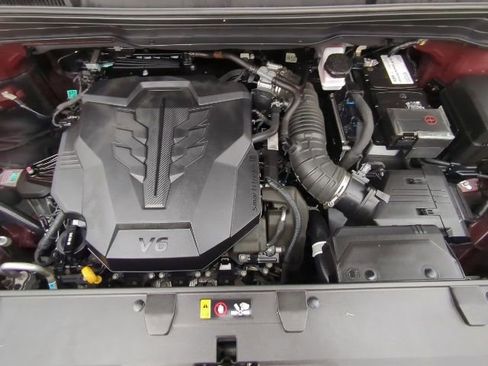 Used 2024 Kia Carnival EX image 30