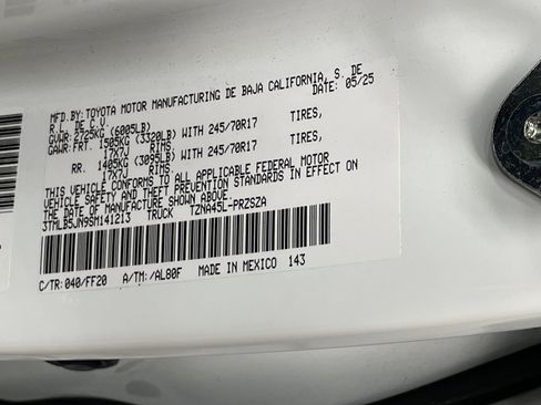 Certified 2025 Toyota Tacoma SR5 AWD/4WD image 36