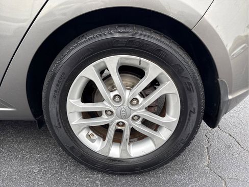 Used 2012 Kia Forte EX image 27